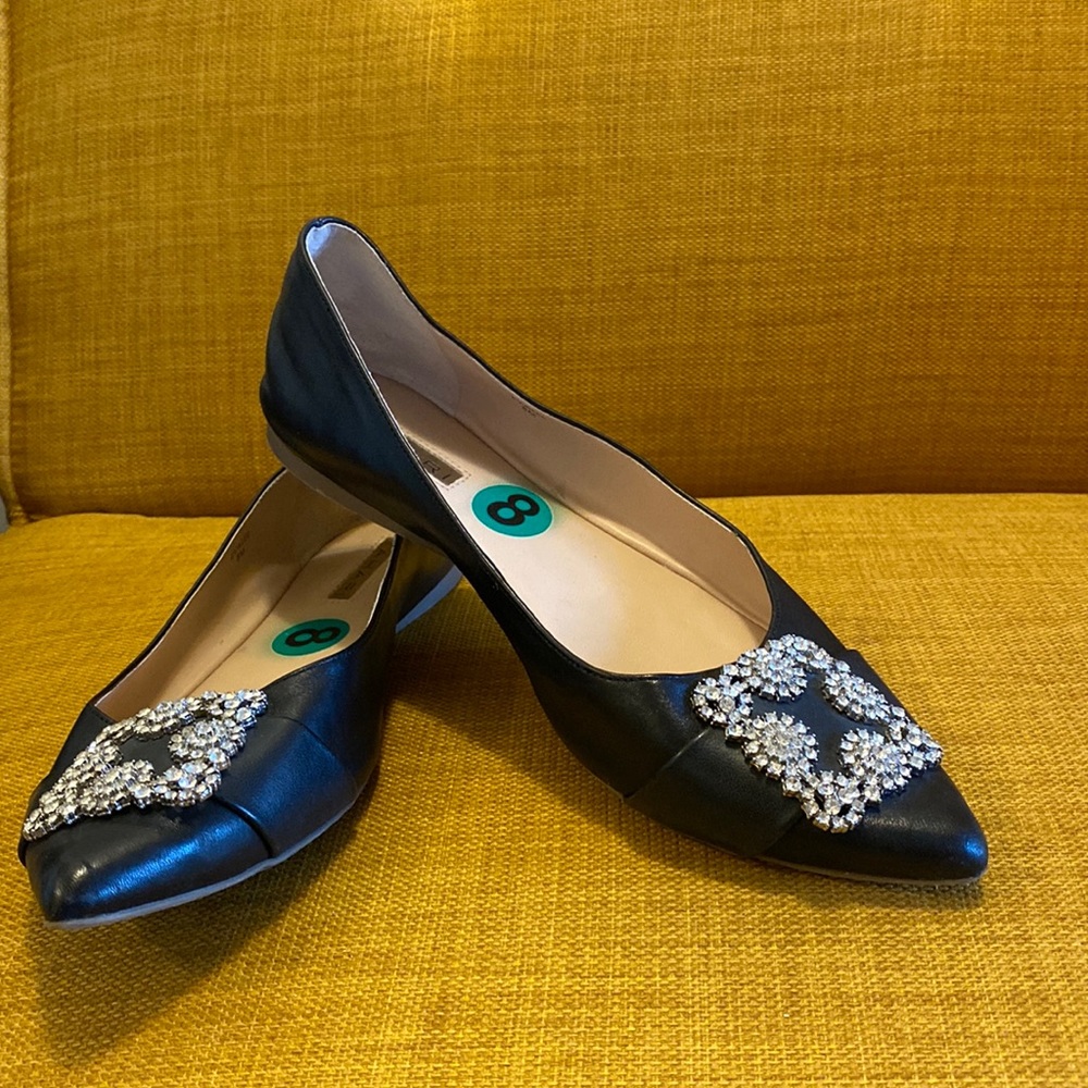 Tahari women’s black flats with crystal detail at toe. Sz.8 in EUC.